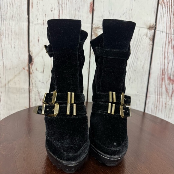 Jeffrey Campbell x LF  Crushed Velvet Buckled Boots Vintage Gothic look 7 GuC - Picture 6 of 16